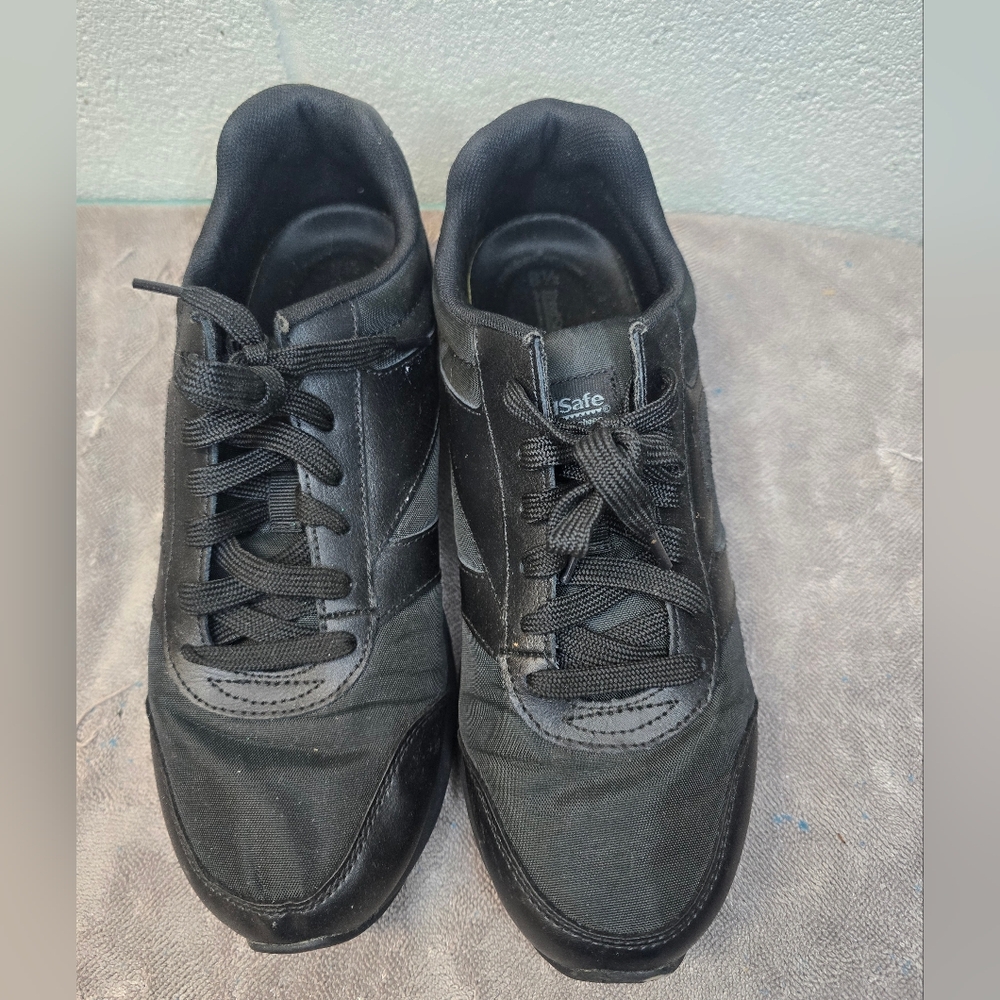 Men's Black Athletic Shoes
